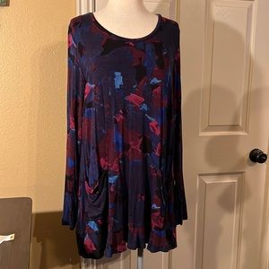 LOGO by Lori Goldstein tunic blouse. XL. Blue Multi